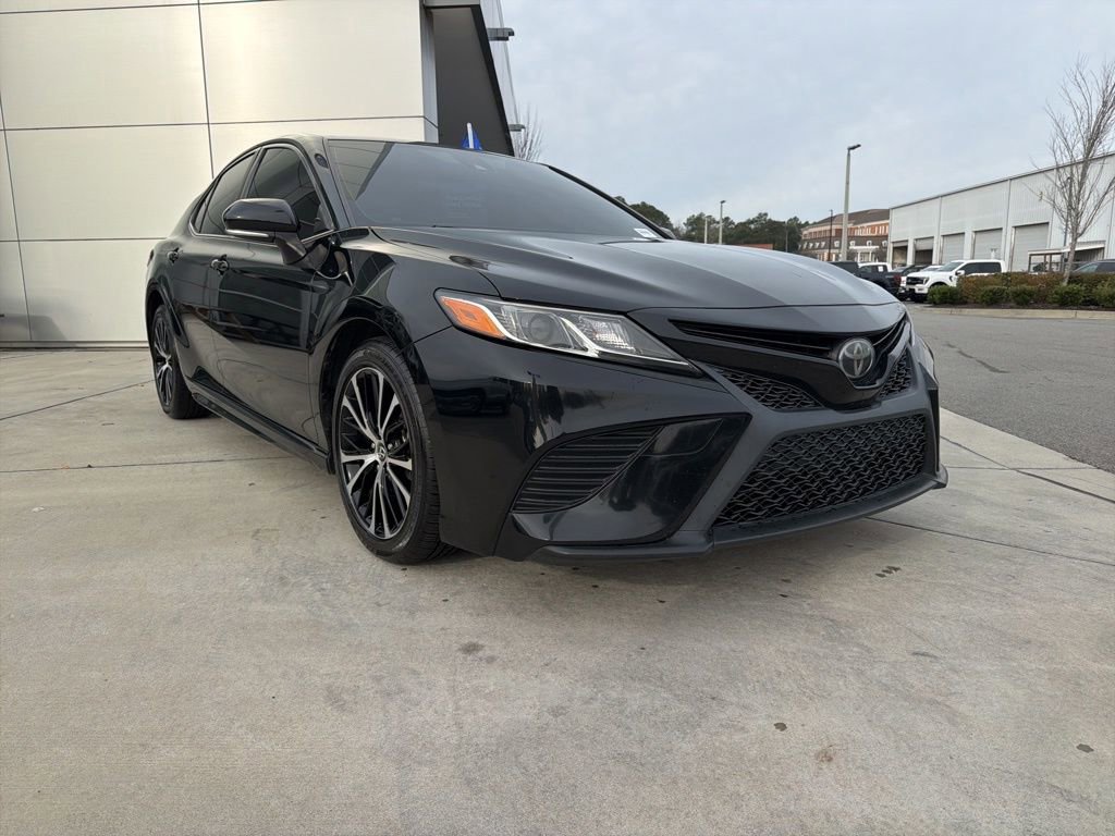 Used 2018 Toyota Camry SE image 7