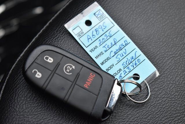 Used 2025 Jeep Compass Limited AWD/4WD image 36