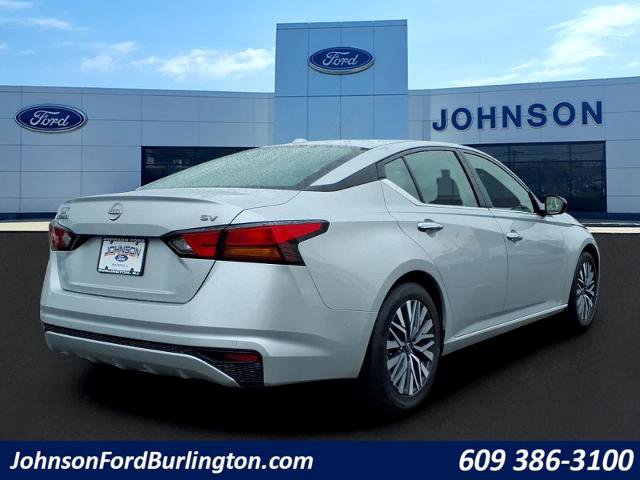 Used 2023 Nissan Altima 2.5 SV FWD image 3