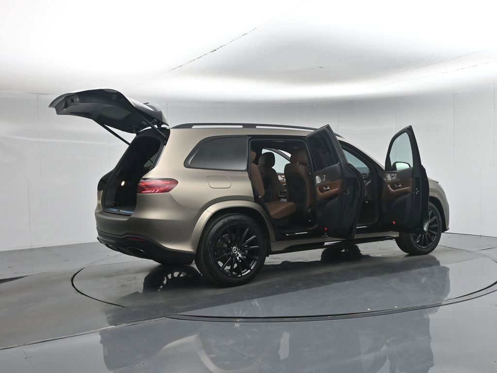 Used 2025 Mercedes-Benz GLS 450 4MATIC image 5