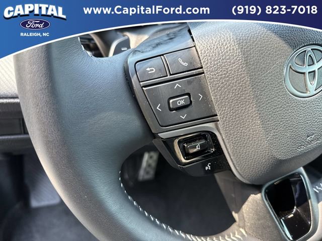 Used 2025 Toyota Camry SE FWD image 22