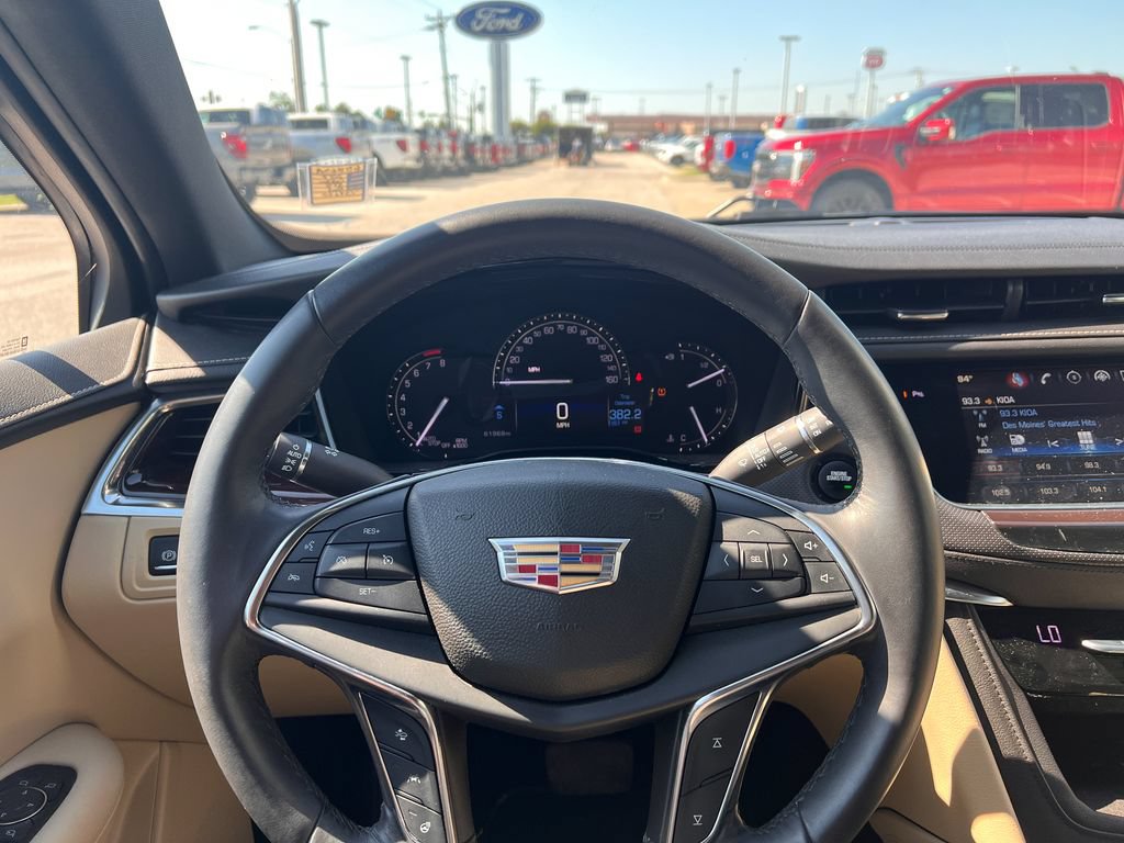 Used 2017 Cadillac XT5 Luxury w/ Driver Awareness Package AWD/4WD image 24