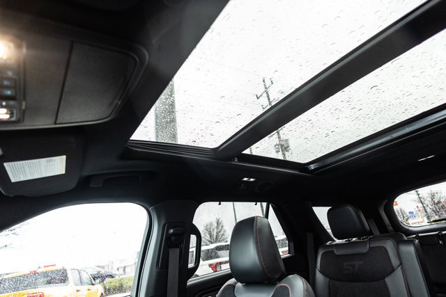 Certified 2025 Ford Explorer ST image 17
