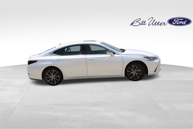 Used 2025 Lexus ES 350 w/ Premium Package FWD image 4