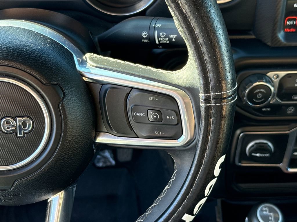 Used 2020 Jeep Gladiator Overland image 16