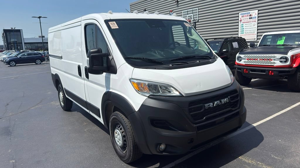 Used 2025 RAM ProMaster 2500 w/ Convenience Group FWD image 4