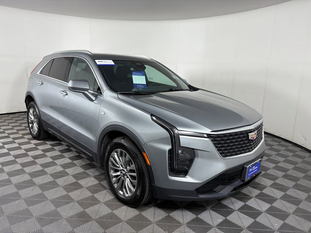 Used 2024 Cadillac XT4 Premium Luxury image 7
