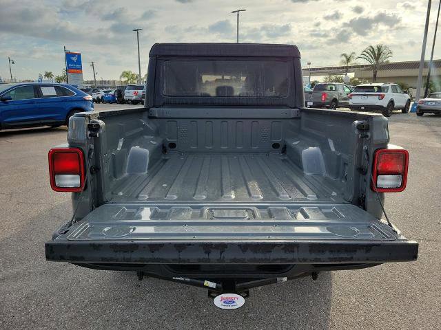 Used 2022 Jeep Gladiator Sport AWD/4WD image 11
