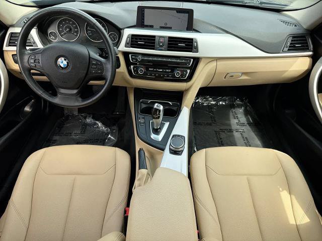 Used 2018 BMW 320i xDrive Sedan w/ Convenience Package AWD/4WD image 16