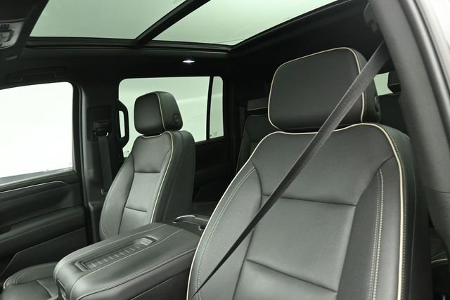 Used 2023 GMC Yukon XL SLT w/ SLT Premium Package AWD/4WD image 10