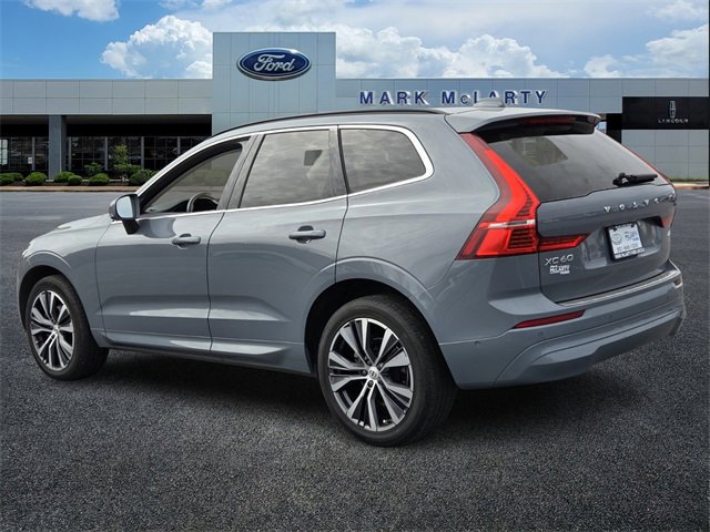 Used 2022 Volvo XC60 B5 Momentum image 3