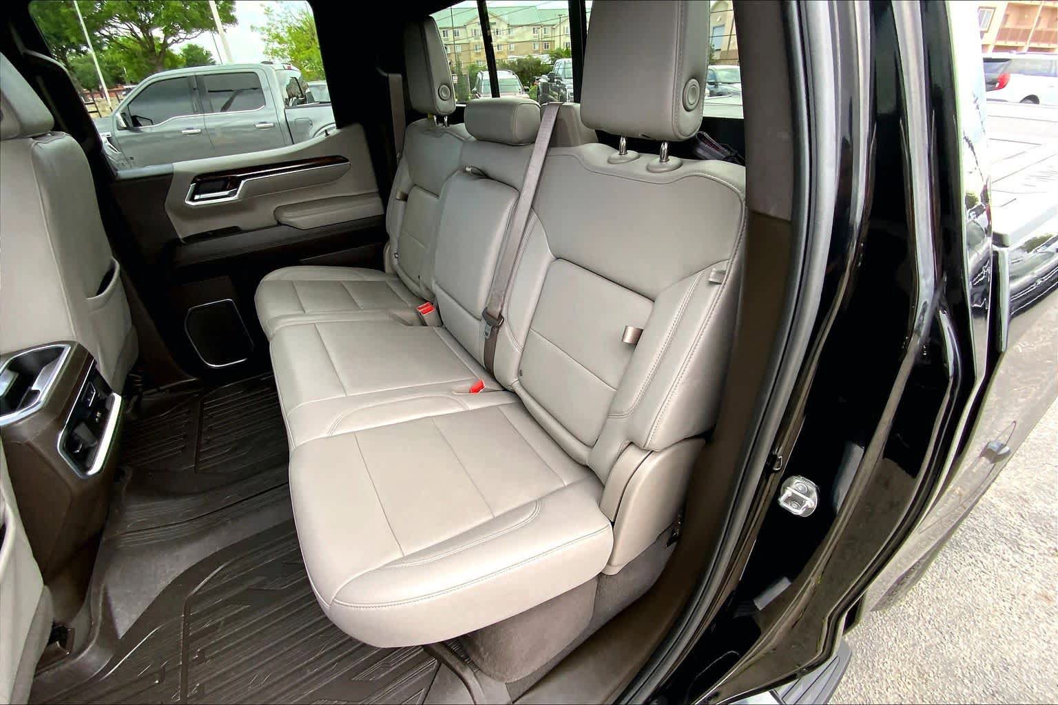 Used 2024 GMC Sierra 1500 SLT AWD/4WD image 19