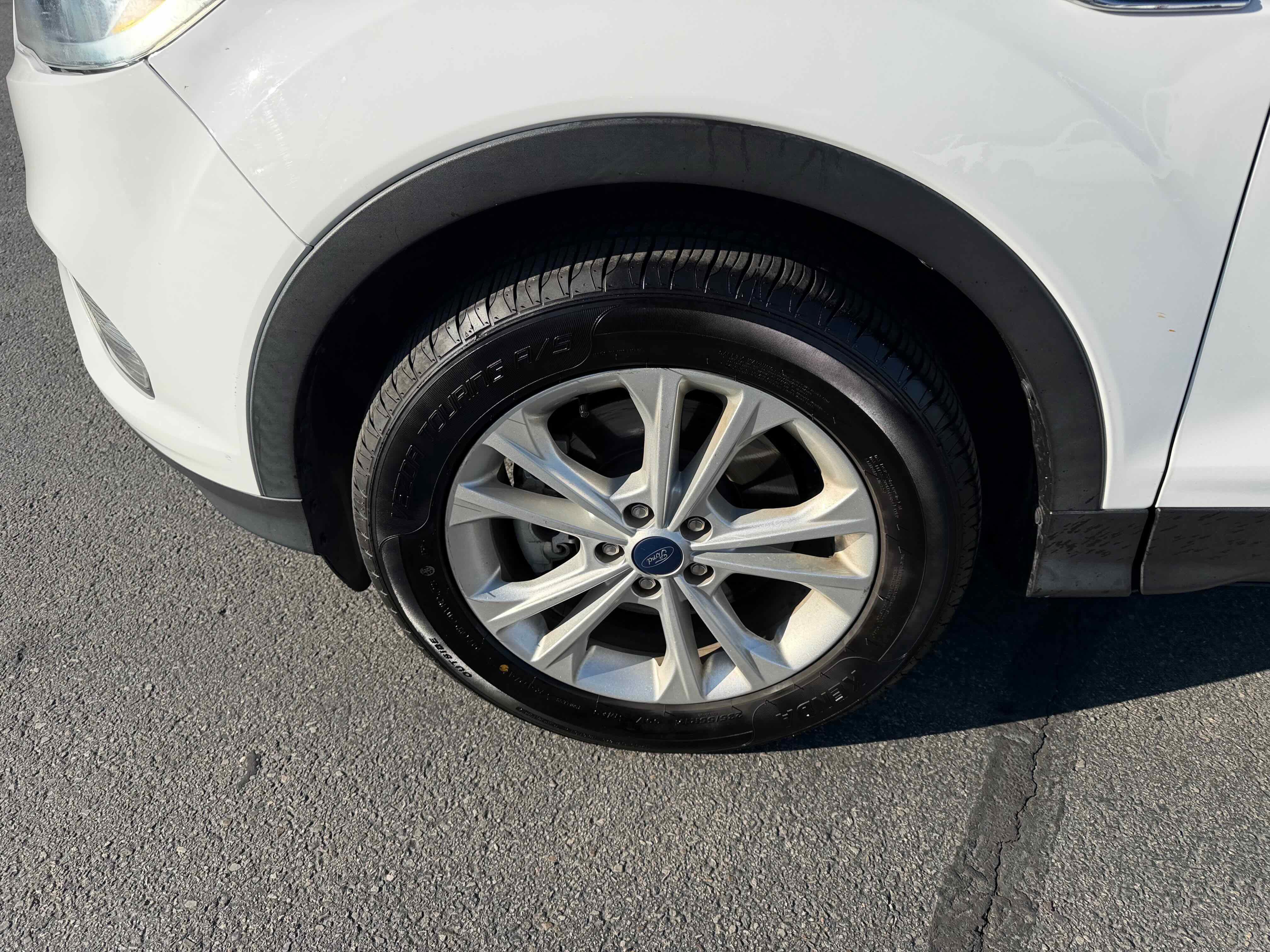 Certified 2018 Ford Escape SE image 14