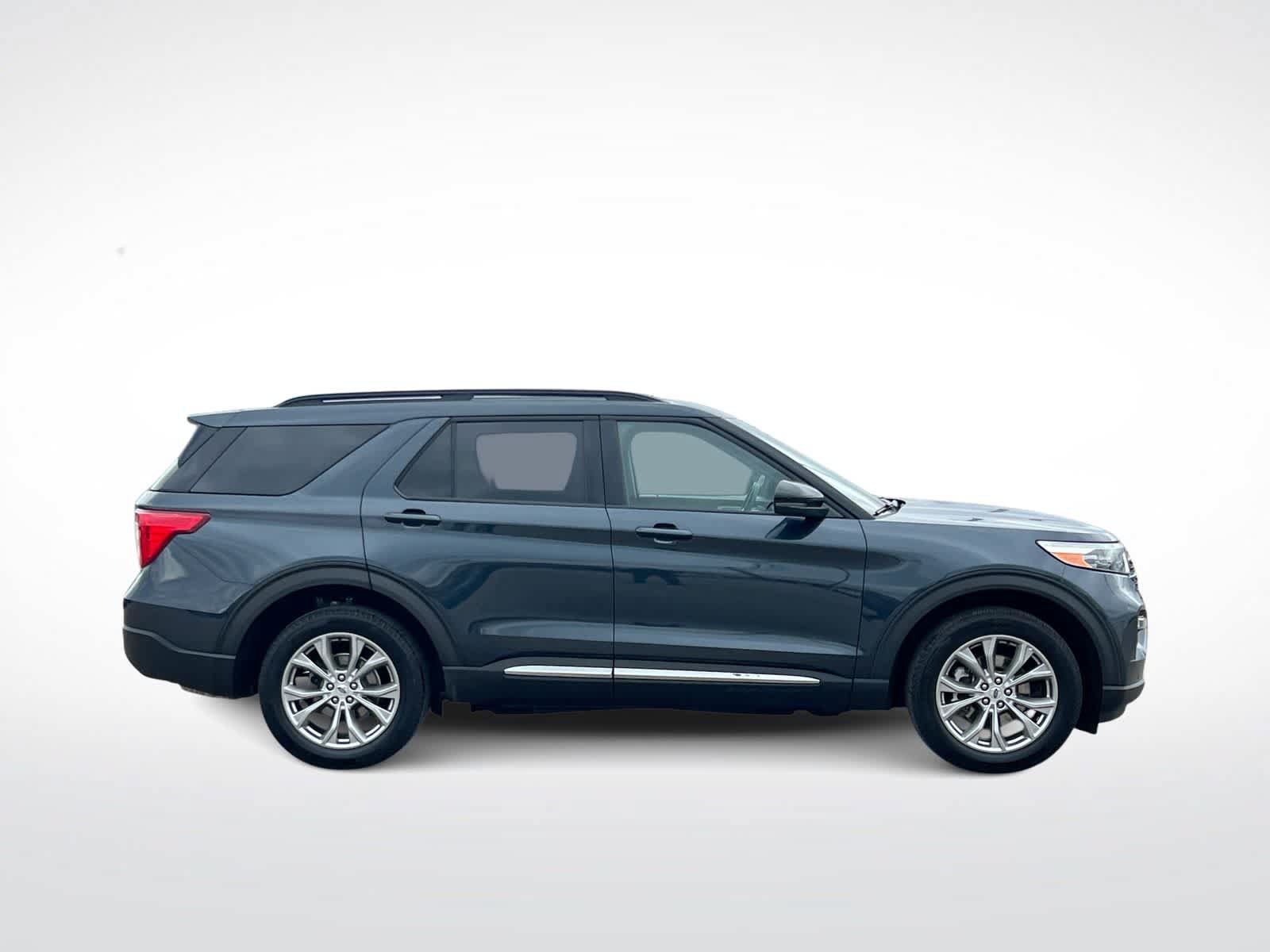 Certified 2023 Ford Explorer XLT w/ Equipment Group 202A AWD/4WD image 9