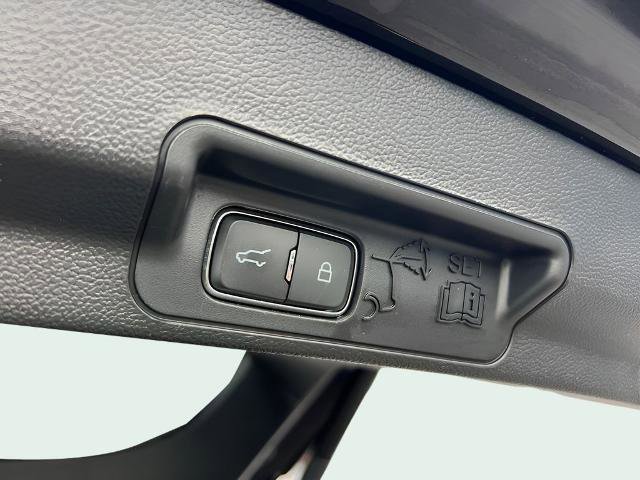 Certified 2023 Ford Explorer XLT w/ Equipment Group 202A AWD/4WD image 19