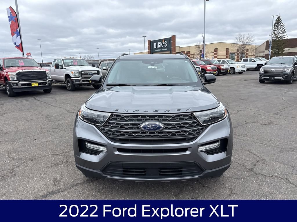 Certified 2022 Ford Explorer XLT w/ XLT Sport Appearance Package AWD/4WD image 4