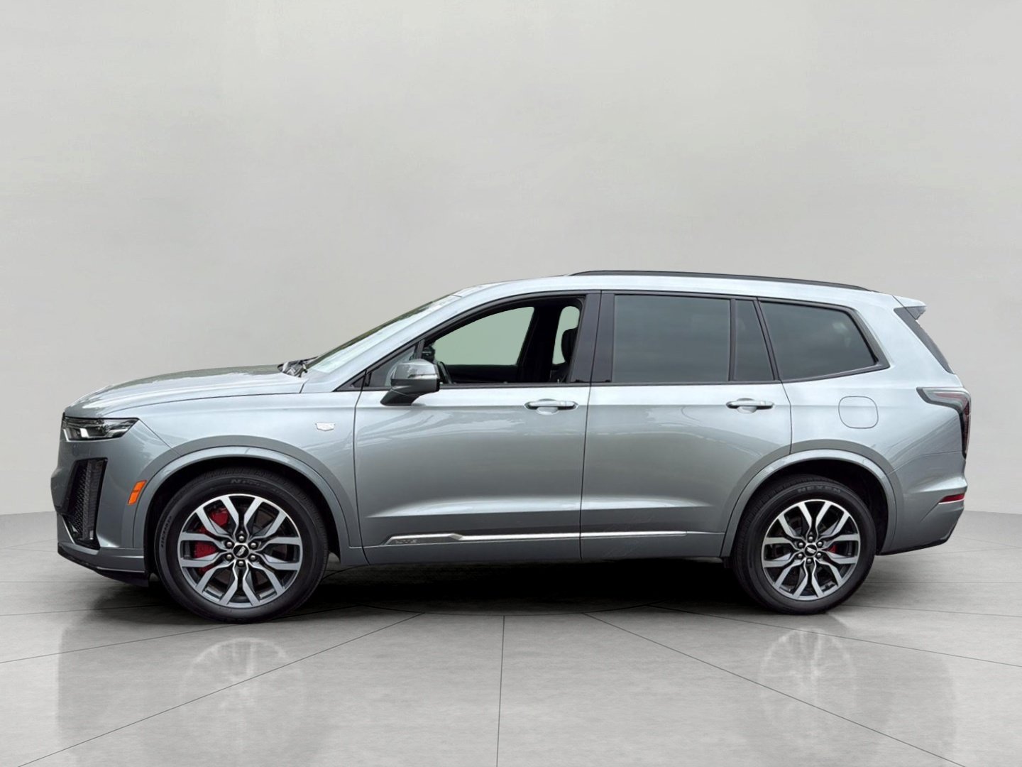Used 2023 Cadillac XT6 Sport AWD/4WD image 3