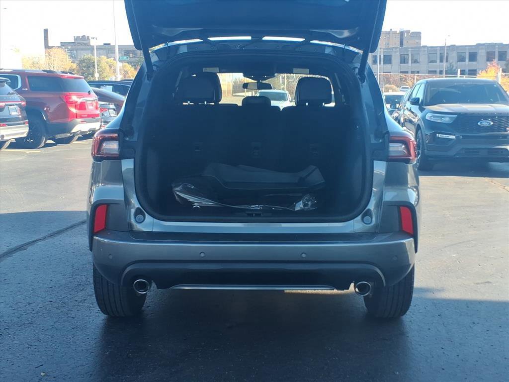 Certified 2023 Ford Escape ST-Line w/ Tech Pack #1 image 7