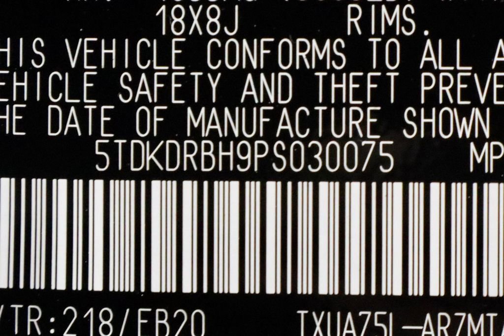 Used 2023 Toyota Highlander XLE AWD/4WD image 35