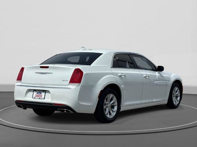 Used 2023 Chrysler 300 Touring image 4
