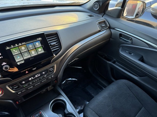 Used 2022 Honda Pilot Sport image 29