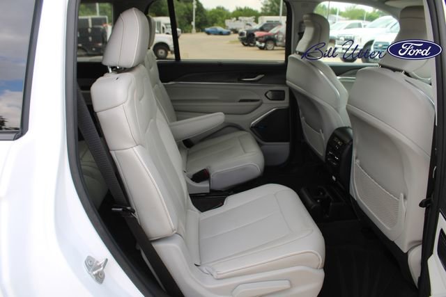 Used 2021 Jeep Grand Cherokee L Overland w/ Advanced Protech Group III AWD/4WD image 14