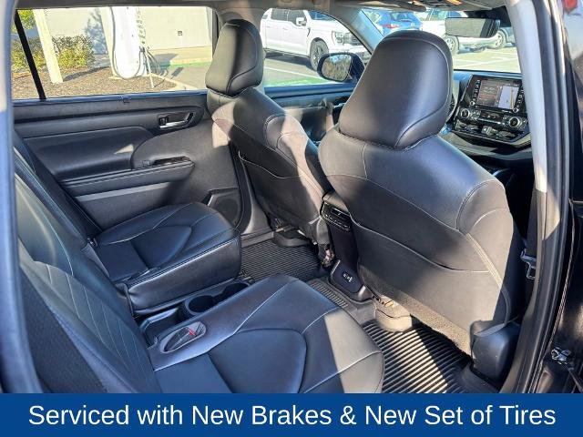 Used 2021 Toyota Highlander XLE image 21