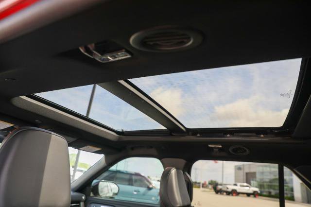 Certified 2025 Ford Explorer ST-Line w/ Premium Package AWD/4WD image 32