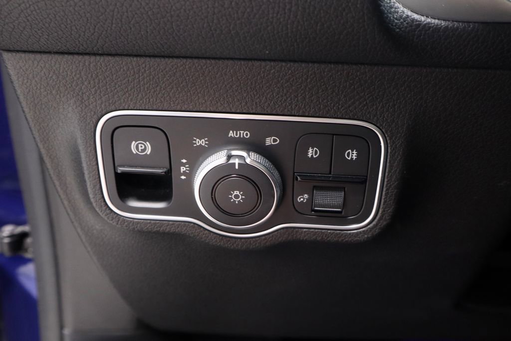 Used 2021 Mercedes-Benz GLB 250 4MATIC image 26