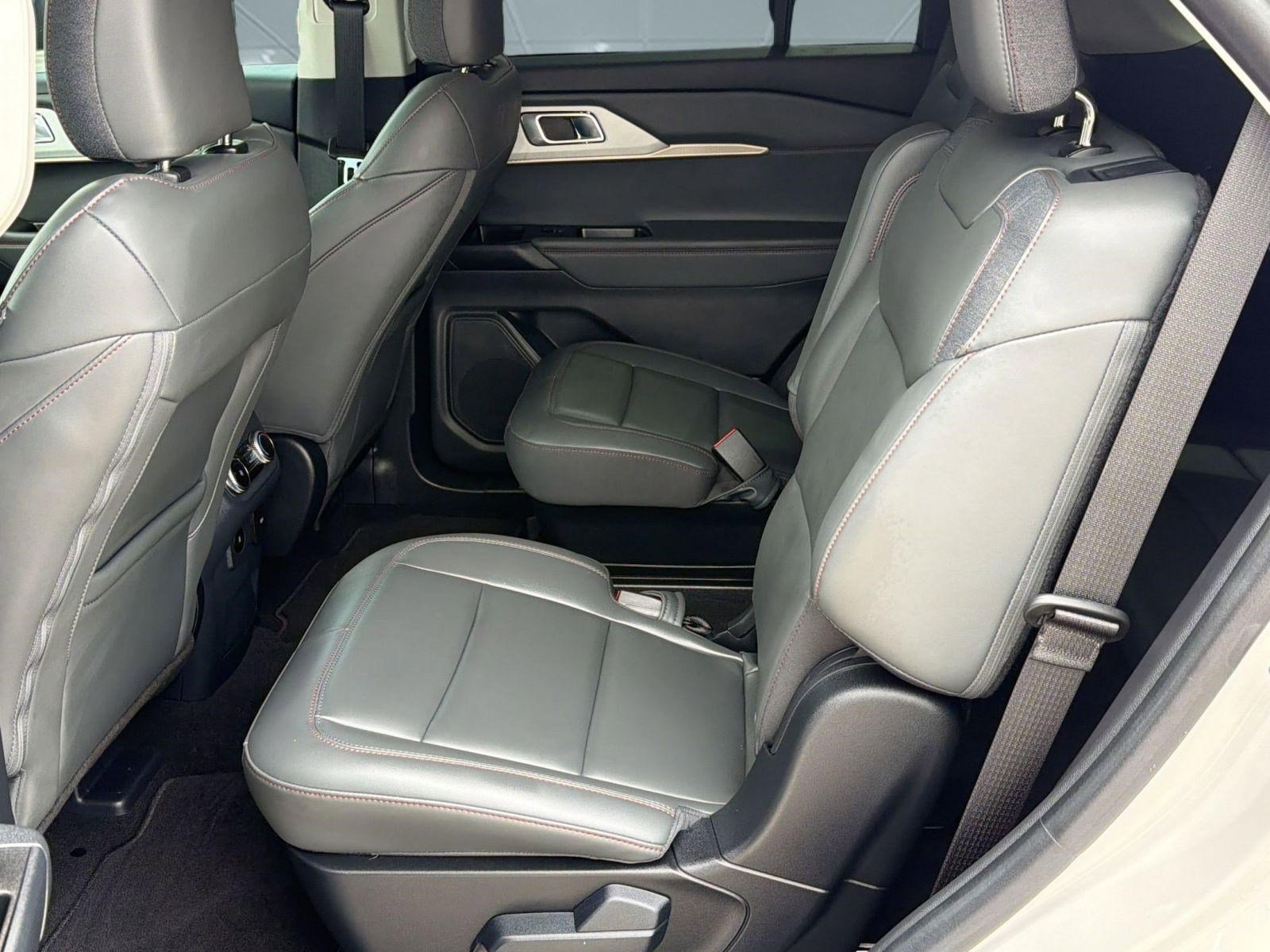 Certified 2025 Ford Explorer Active w/ Active Comfort Package RWD image 14