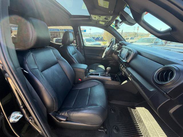 Used 2022 Toyota Tacoma TRD Off-Road w/ TRD Premium Off Road Package AWD/4WD image 27
