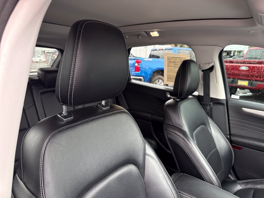 Certified 2022 Ford Escape SEL AWD/4WD image 31