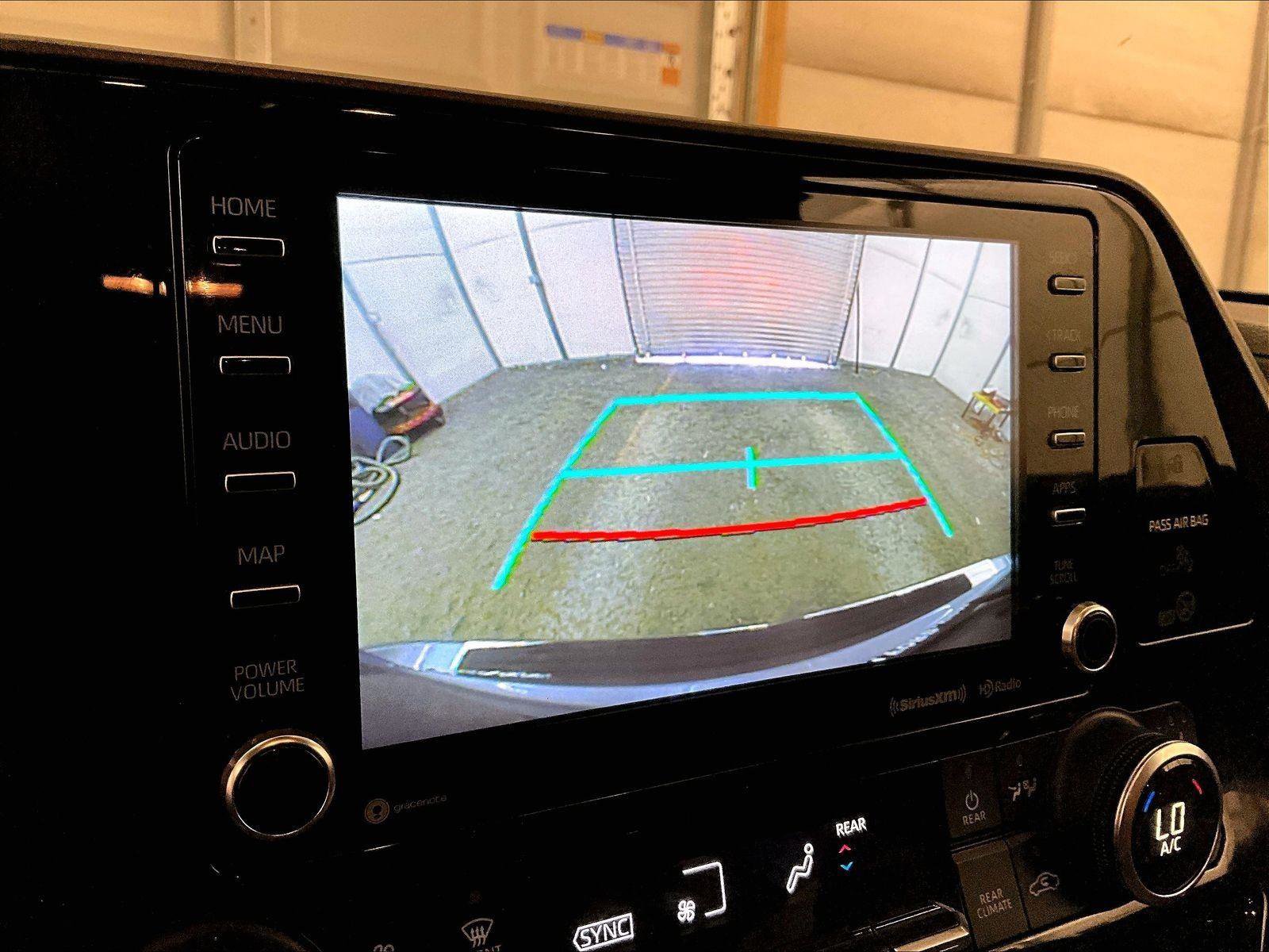 Used 2020 Toyota Highlander XLE AWD/4WD image 20