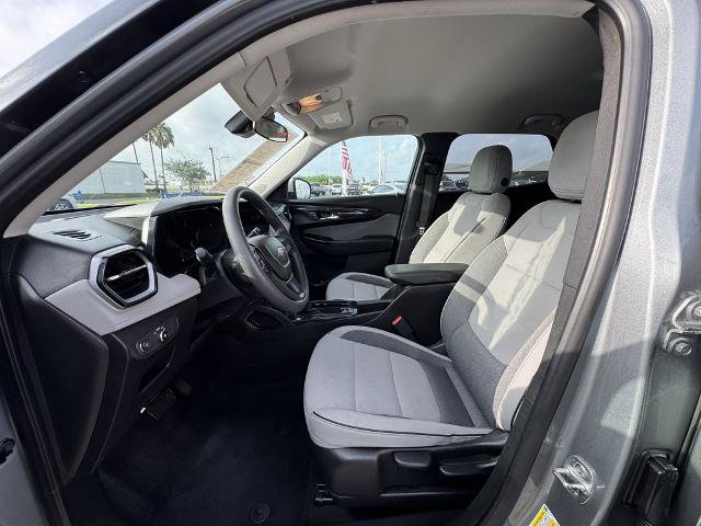 Used 2025 Chevrolet TrailBlazer LT AWD/4WD image 13