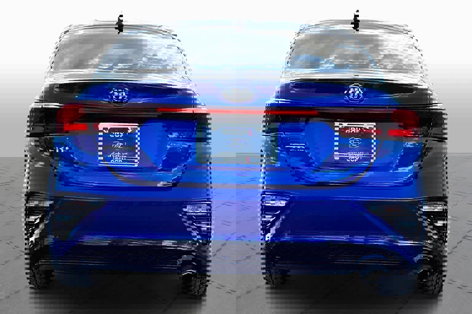 Used 2019 Kia Forte LXS FWD image 2