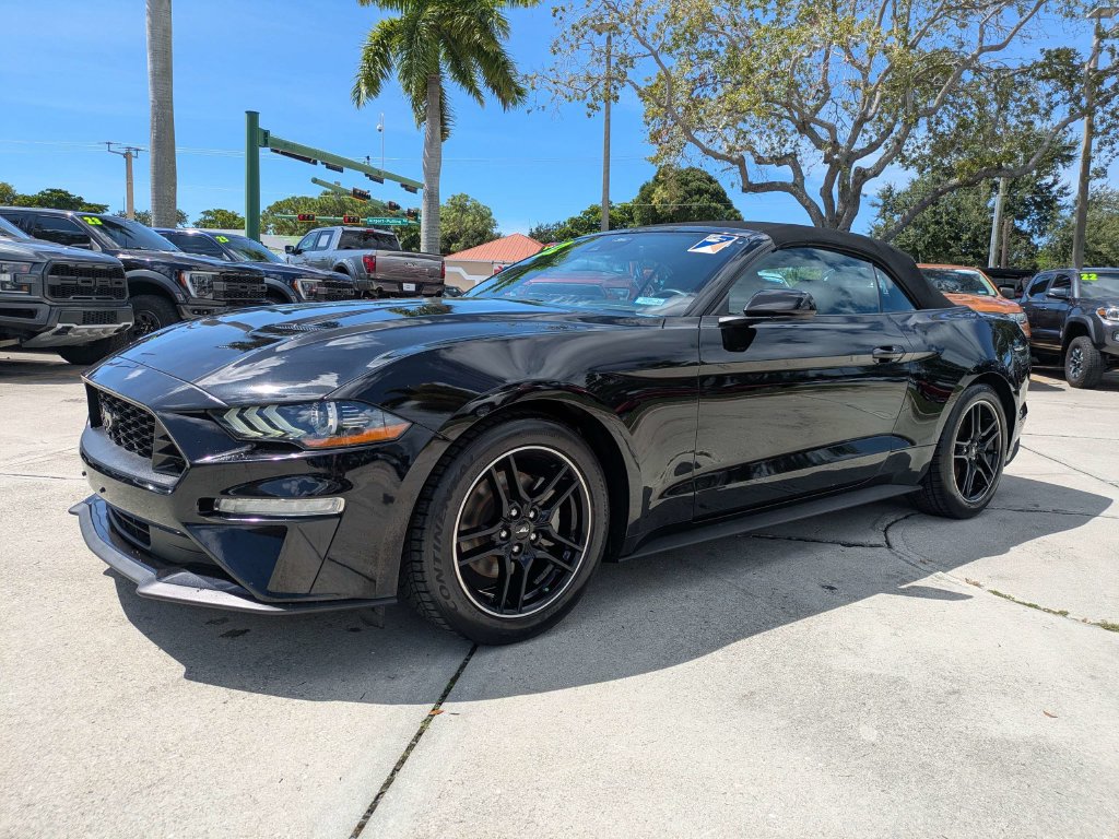Certified 2022 Ford Mustang Premium RWD image 7