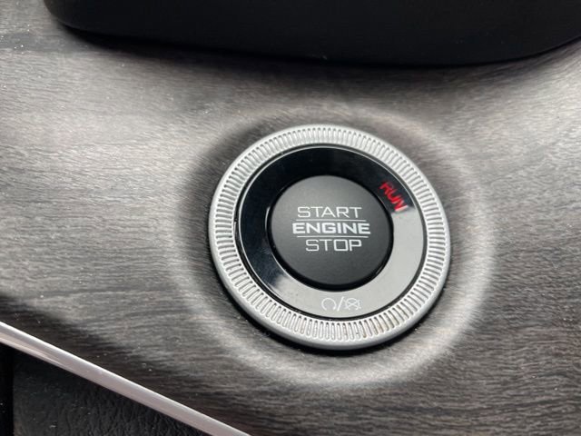 Used 2023 Jeep Grand Cherokee L Limited w/ Black Appearance Package image 11