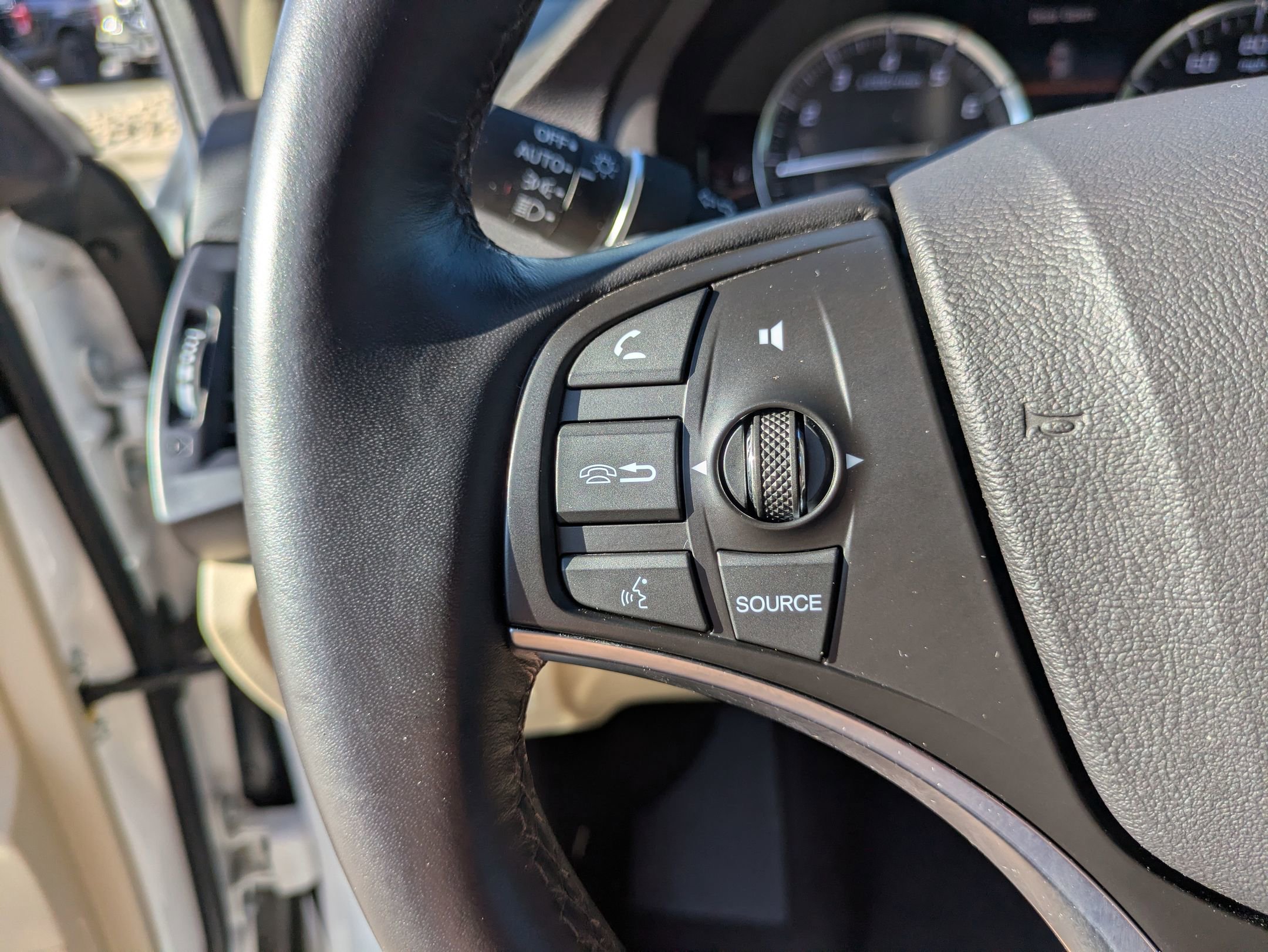 Used 2020 Acura MDX SH-AWD w/ Technology Package image 18