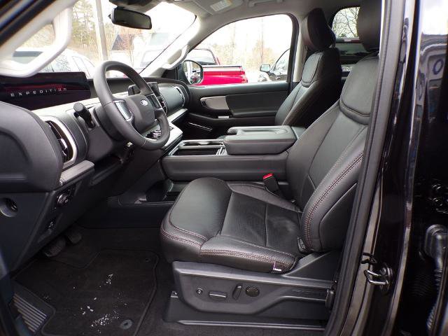 Certified 2025 Ford Expedition Active AWD/4WD image 5