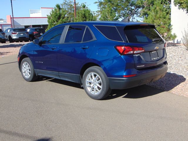Used 2022 Chevrolet Equinox LS w/ LS Convenience Package AWD/4WD image 4