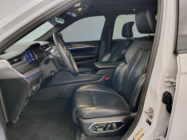 Used 2022 Jeep Grand Cherokee L Overland w/ Luxury Tech Group IV AWD/4WD image 10
