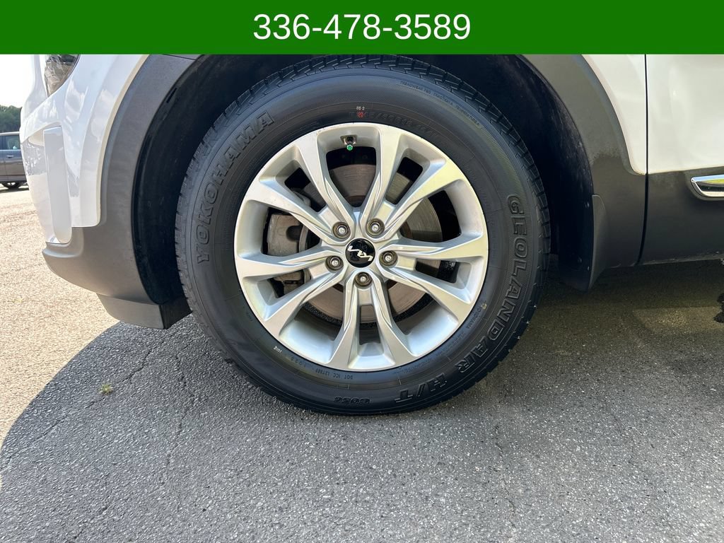 Used 2022 Kia Telluride LX AWD/4WD image 23