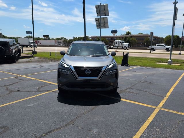 Used 2023 Nissan Rogue SV FWD image 2