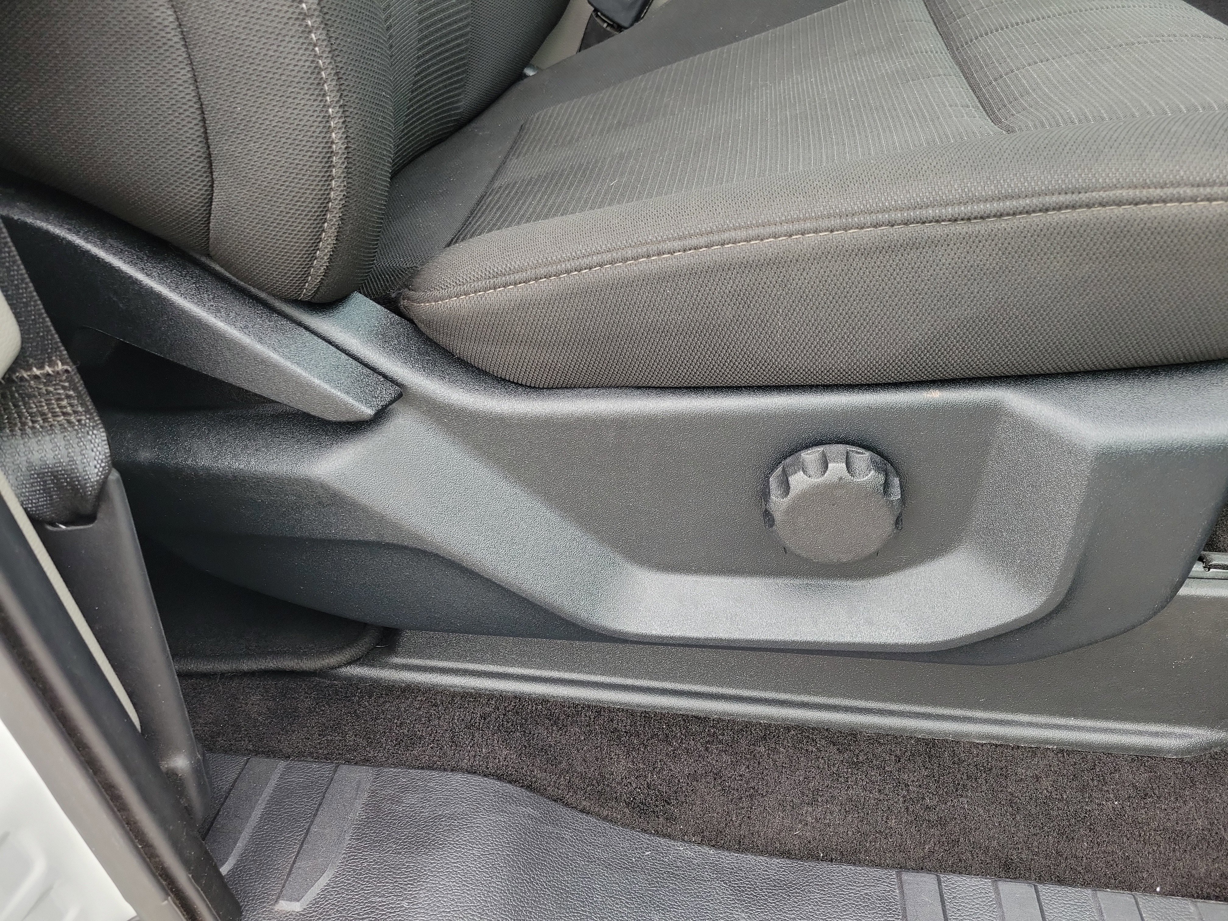 Certified 2018 Ford F150 XL w/ Equipment Group 101A Mid image 30