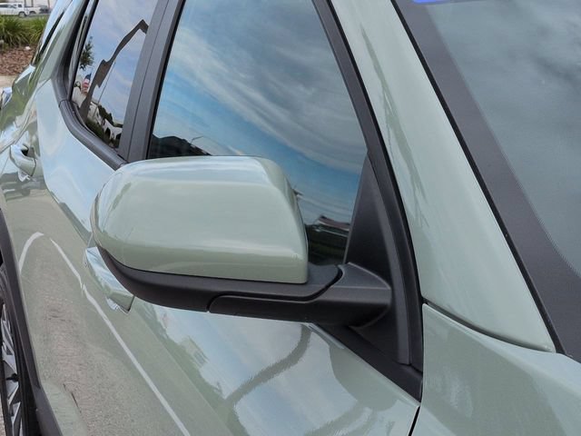 Used 2025 Chevrolet Equinox LT FWD image 12