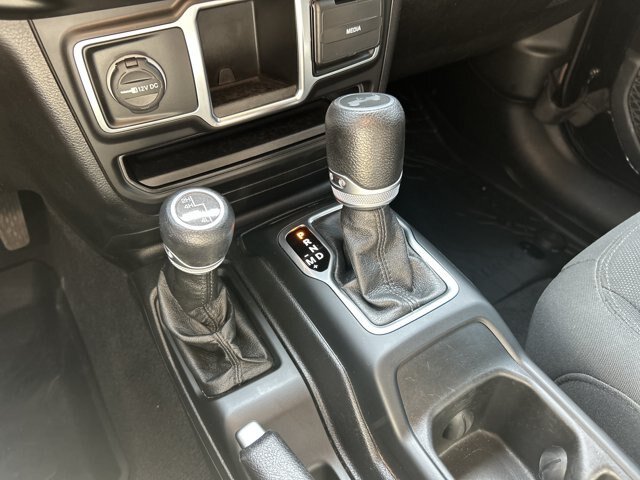 Used 2020 Jeep Wrangler Sport AWD/4WD image 28