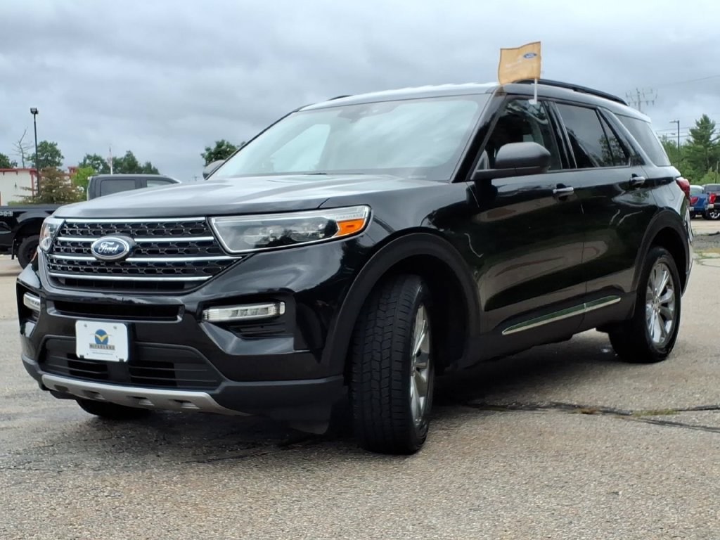 Certified 2023 Ford Explorer XLT w/ Equipment Group 202A AWD/4WD image 7