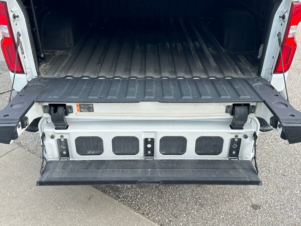 Used 2022 Chevrolet Silverado 1500 High Country w/ Technology Package image 17