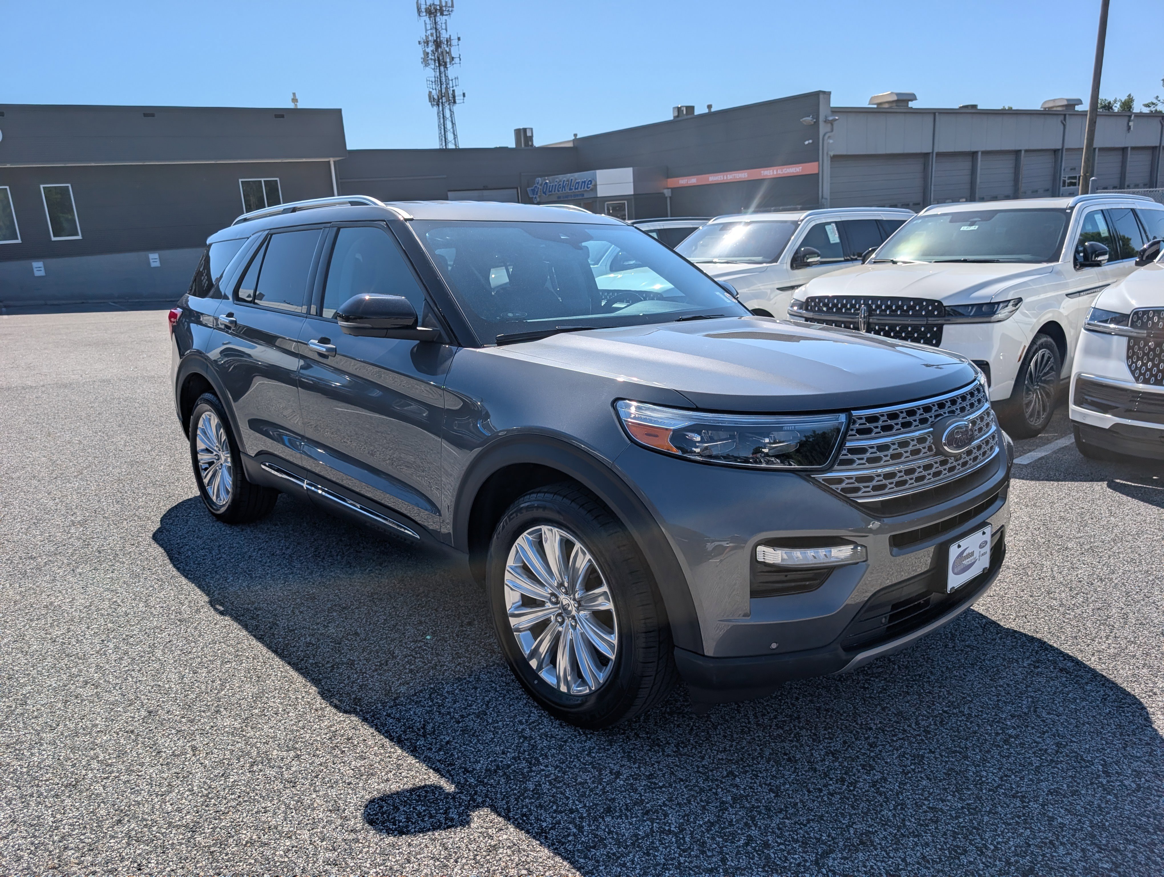 Certified 2022 Ford Explorer Limited w/ Limited Technology Package AWD/4WD image 9