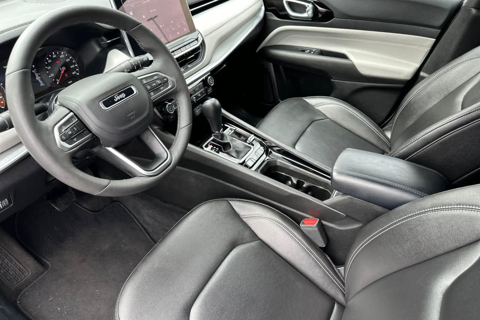 Used 2025 Jeep Compass Limited AWD/4WD image 11